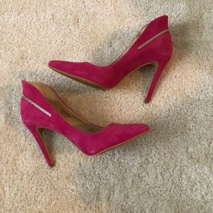 Pink heels with gold zipper